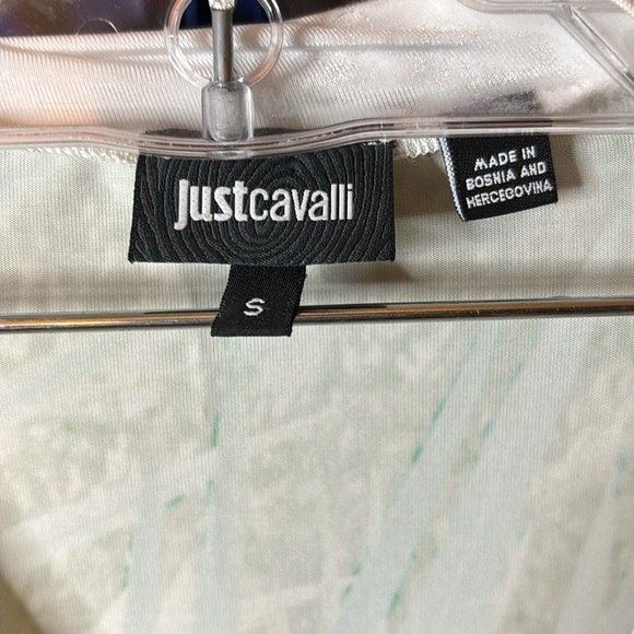 Just Cavalli v-neck shirt size small. - Picture 4 of 5